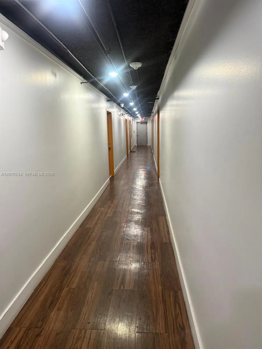 2075 NE 164th St #302 North Miami Beach, FL 33162