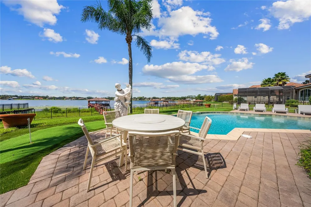 9233 SOUTHERN BREEZE DRIVE Orlando, FL 32836