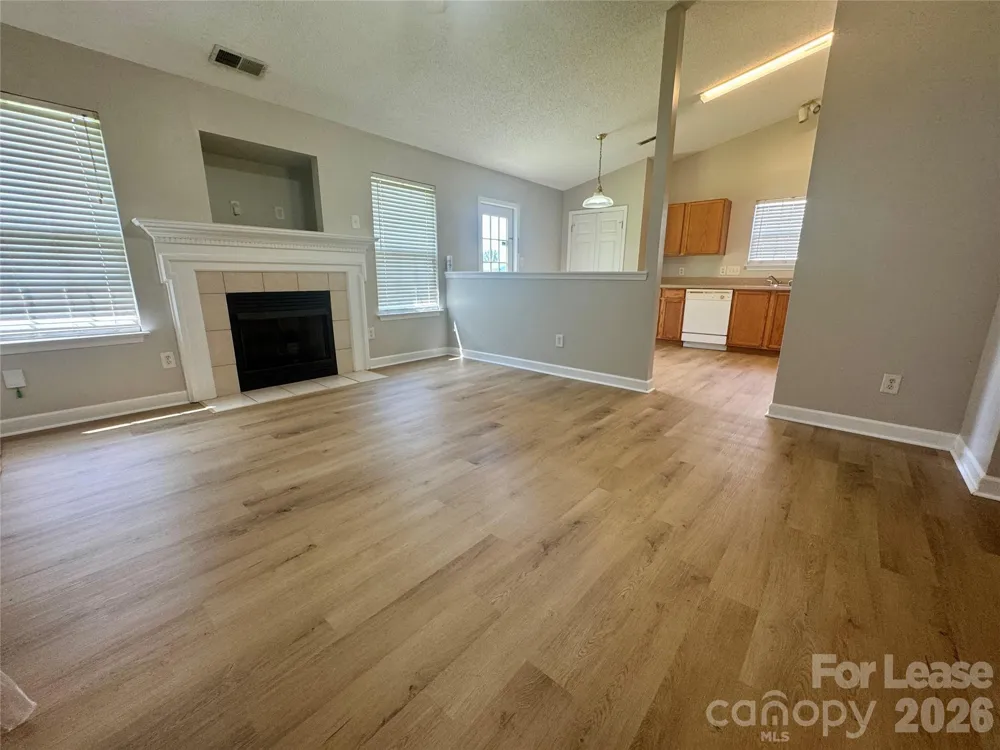 521 River View Drive Lowell, NC 28098