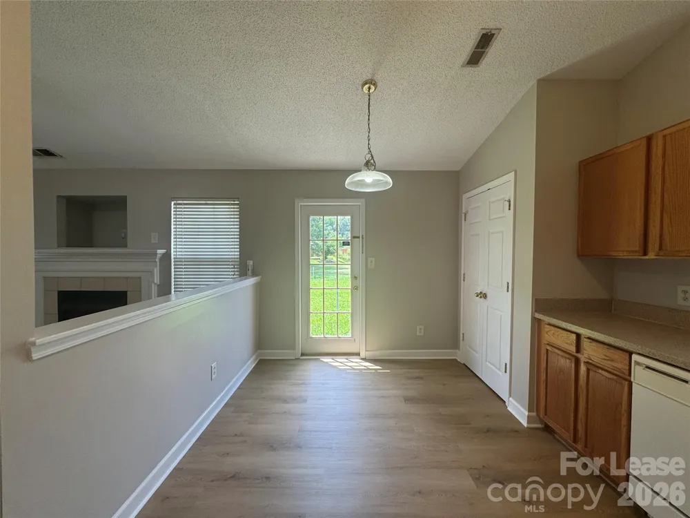 521 River View Drive Lowell, NC 28098