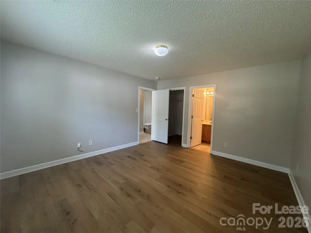 521 River View Drive Lowell, NC 28098