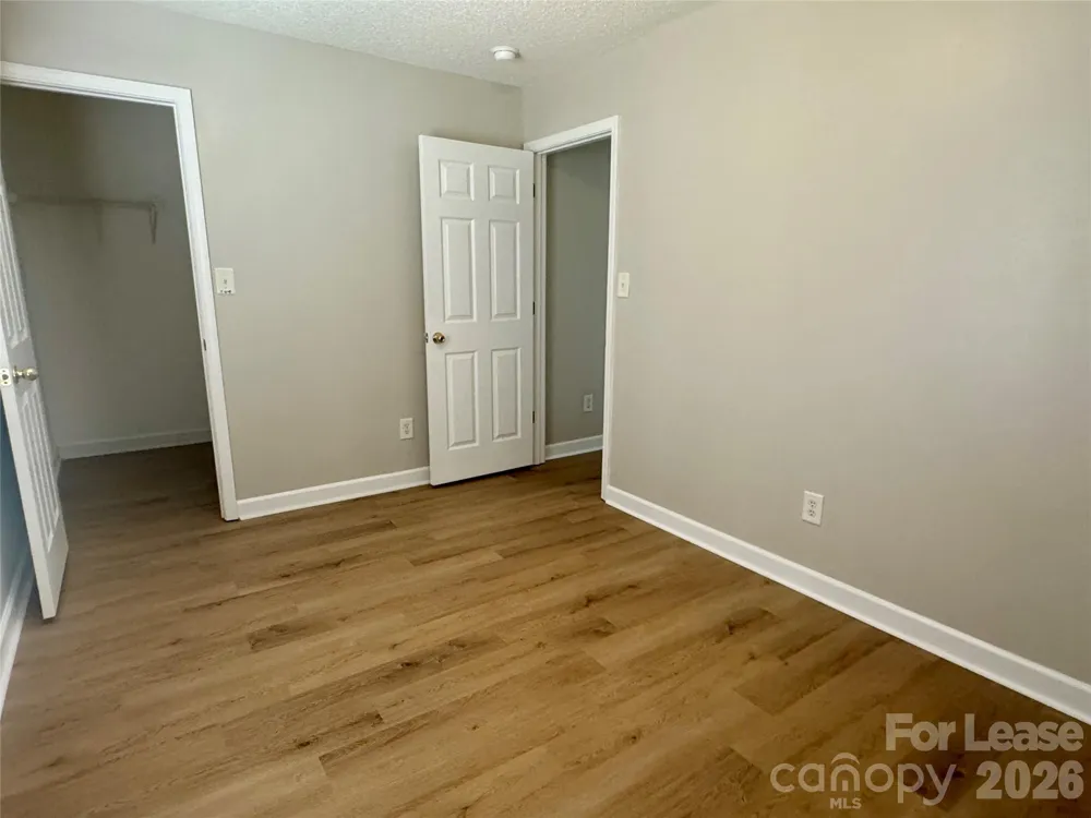 521 River View Drive Lowell, NC 28098