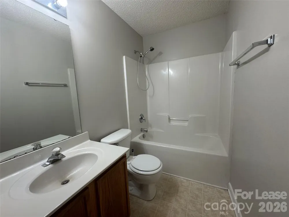 521 River View Drive Lowell, NC 28098