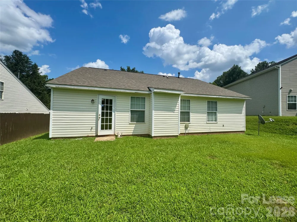 521 River View Drive Lowell, NC 28098