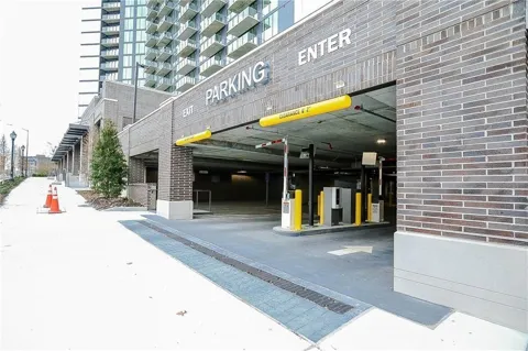 788 W Marietta Street #811