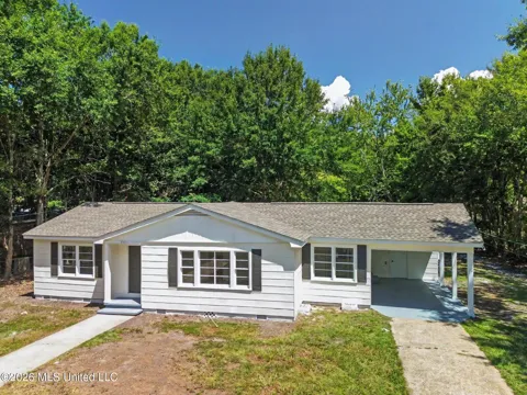 3513 Hemlock Avenue