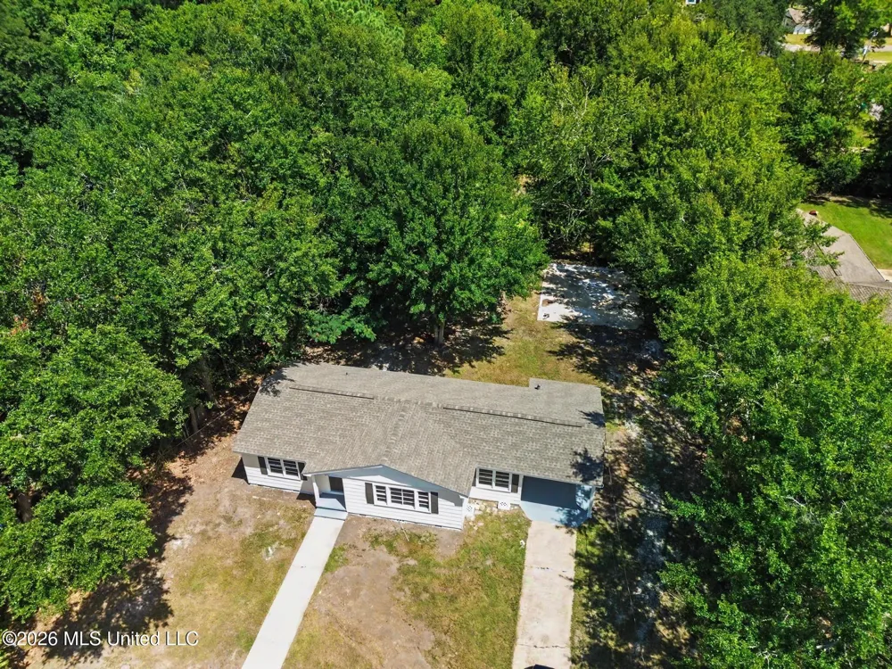 3513 Hemlock Avenue Moss Point, MS 39563