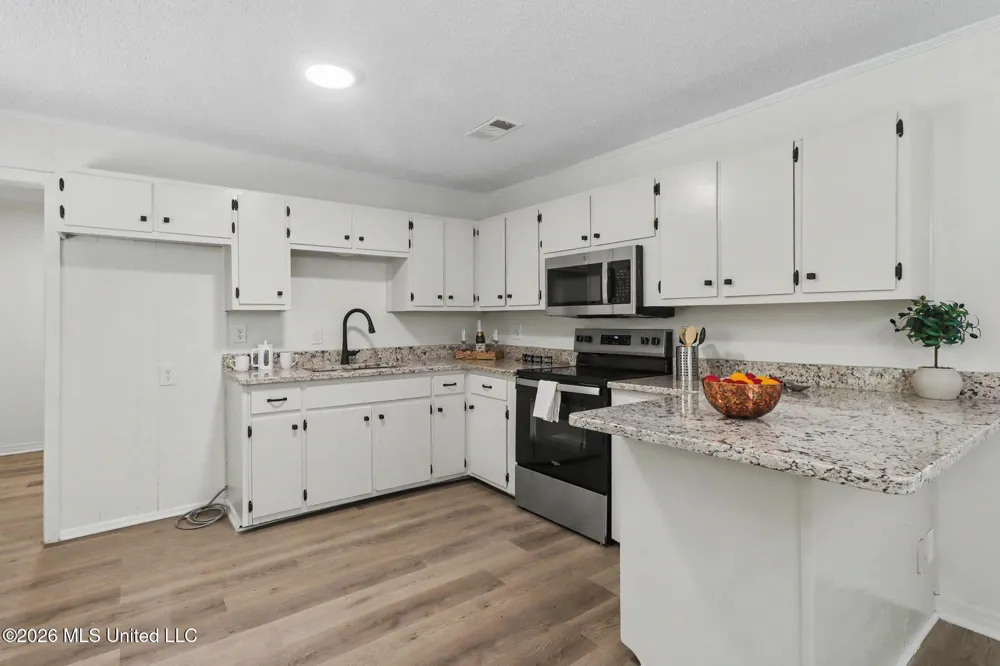 3513 Hemlock Avenue Moss Point, MS 39563