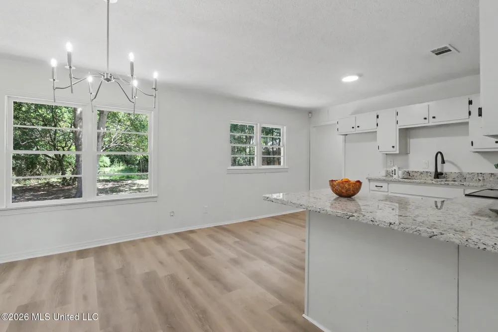 3513 Hemlock Avenue Moss Point, MS 39563