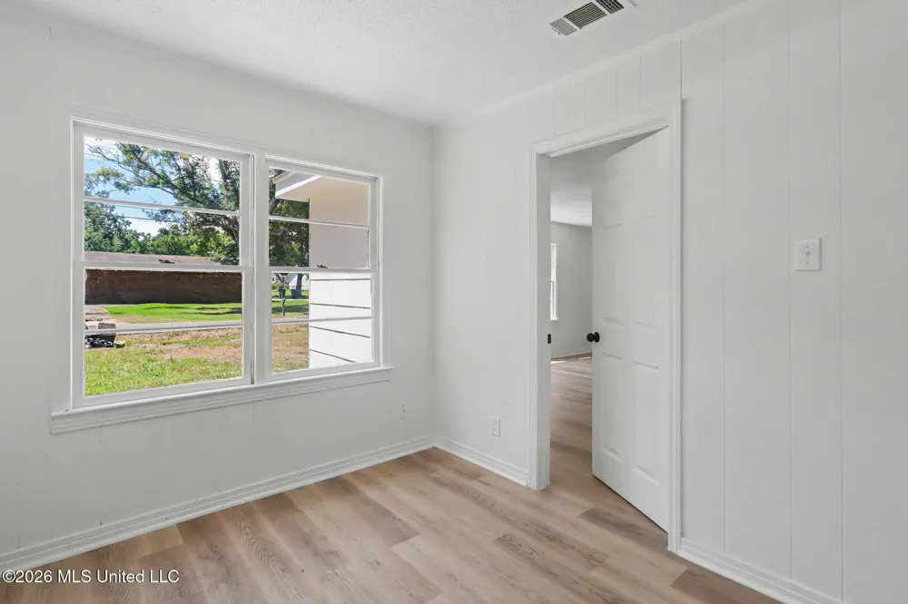 3513 Hemlock Avenue Moss Point, MS 39563