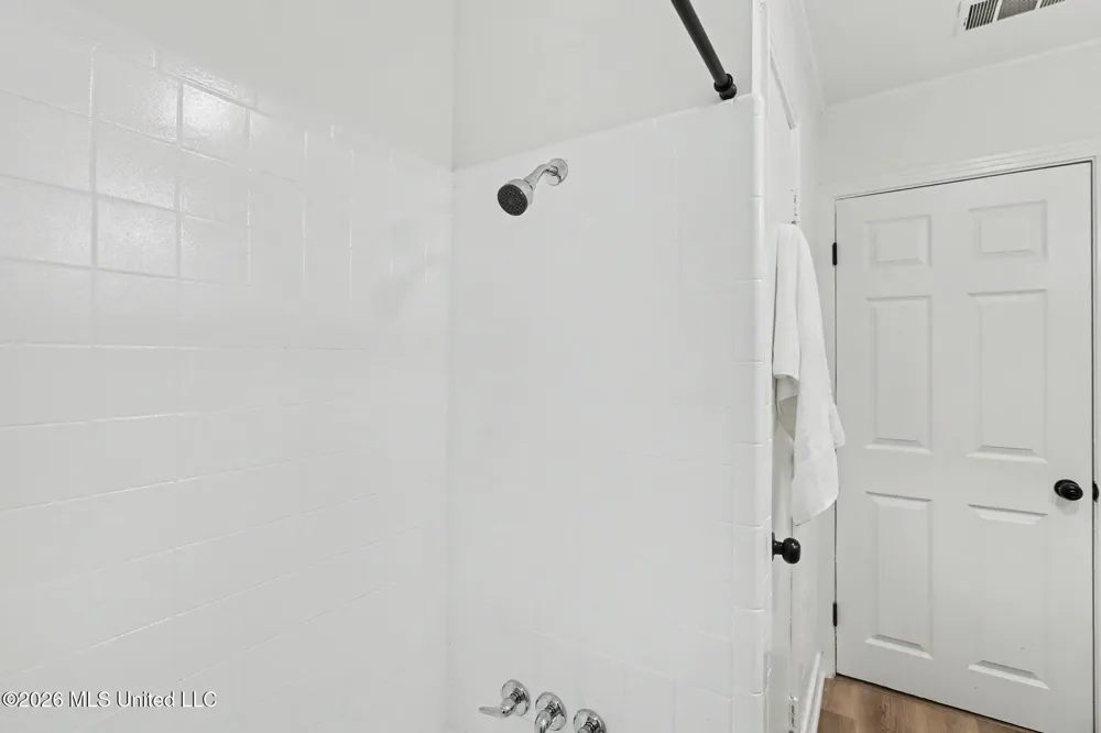 3513 Hemlock Avenue Moss Point, MS 39563
