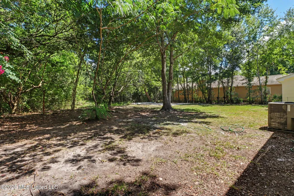3513 Hemlock Avenue Moss Point, MS 39563