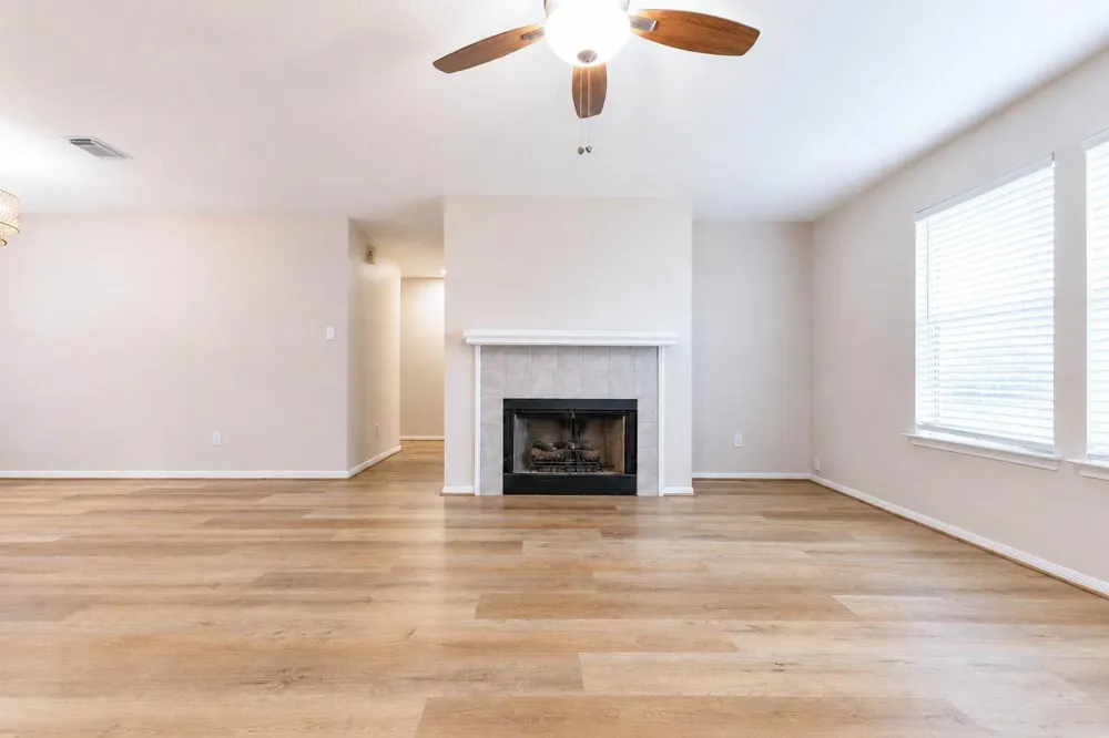 15819 Contender Lane Friendswood, TX 77546