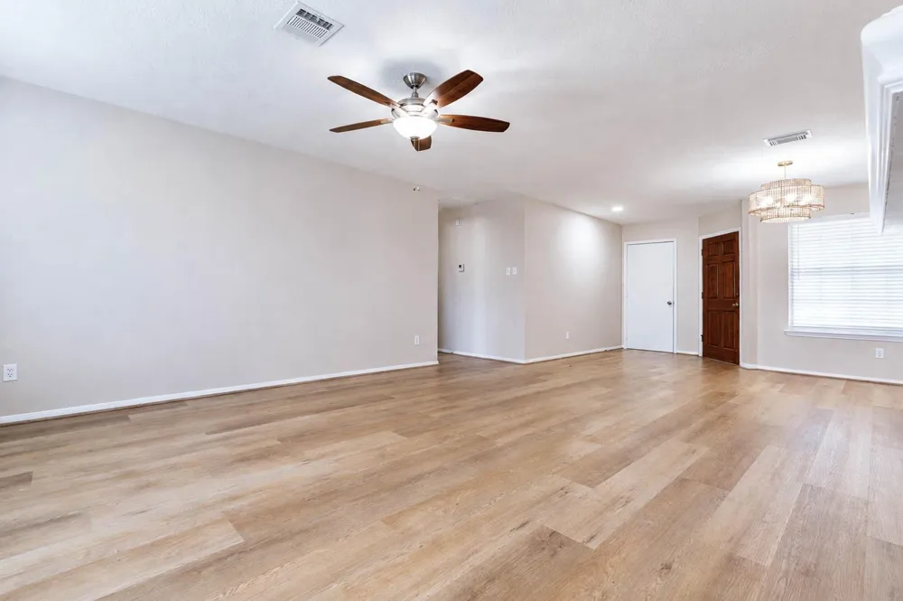 15819 Contender Lane Friendswood, TX 77546