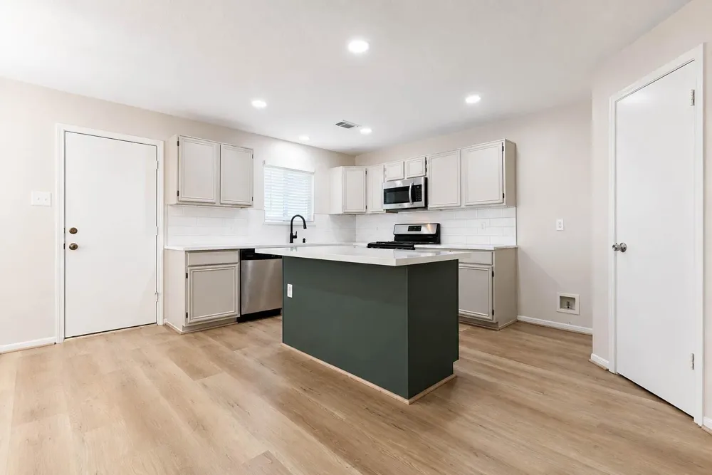 15819 Contender Lane Friendswood, TX 77546