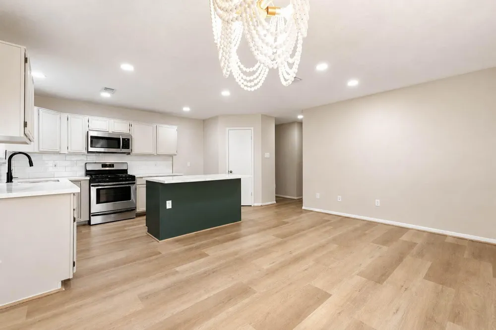 15819 Contender Lane Friendswood, TX 77546