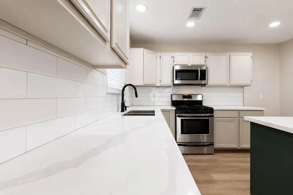 15819 Contender Lane Friendswood, TX 77546