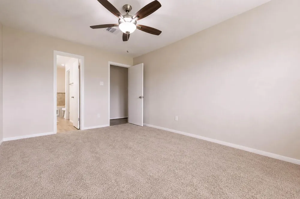 15819 Contender Lane Friendswood, TX 77546