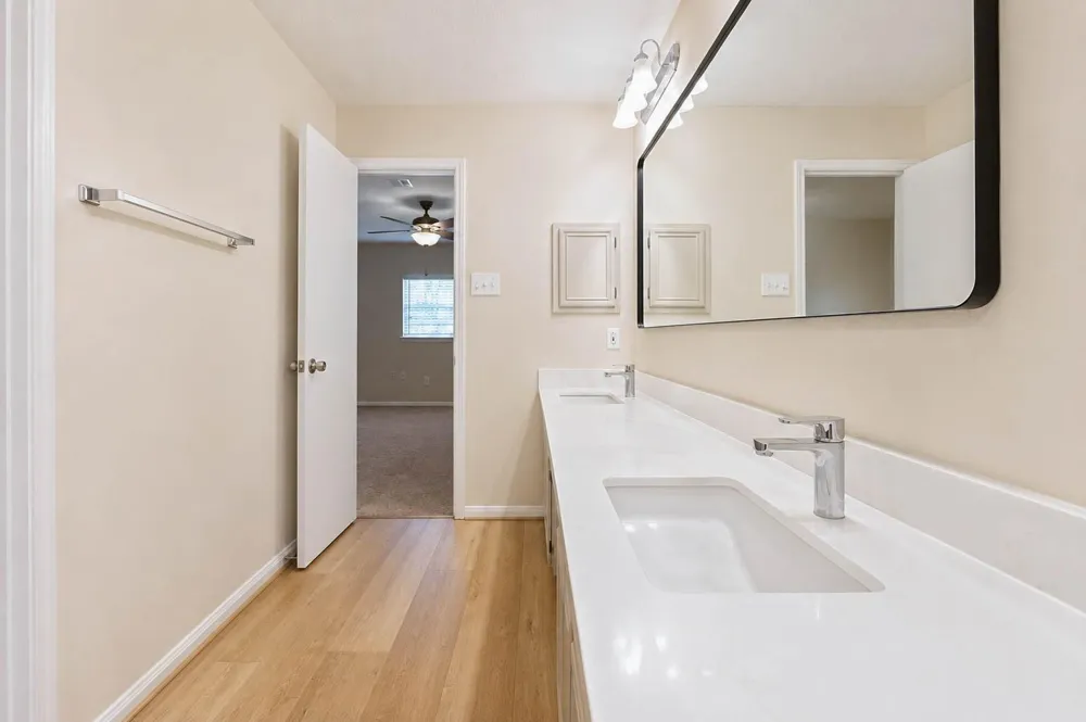 15819 Contender Lane Friendswood, TX 77546