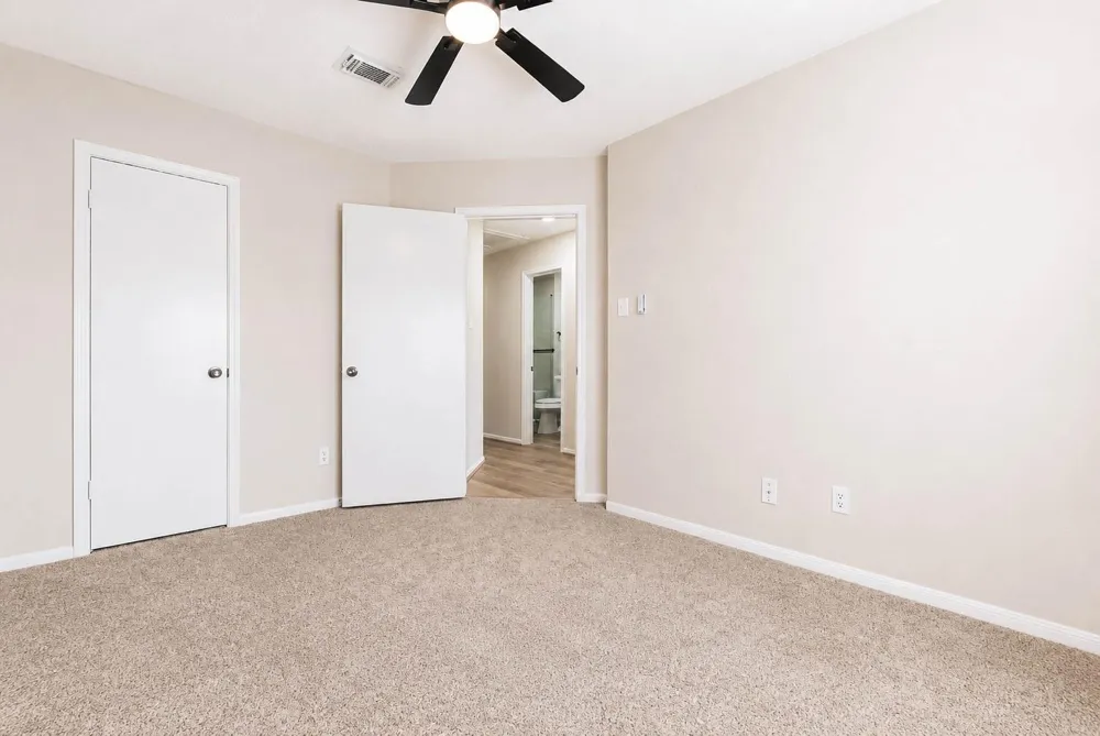 15819 Contender Lane Friendswood, TX 77546