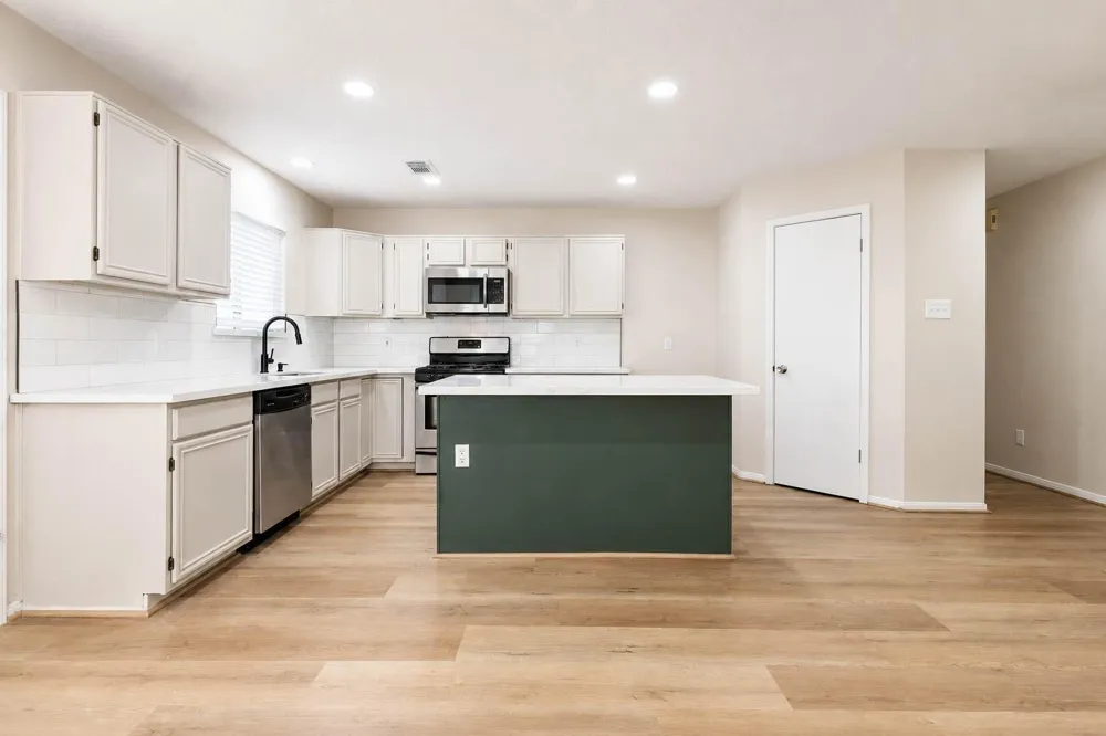 15819 Contender Lane Friendswood, TX 77546