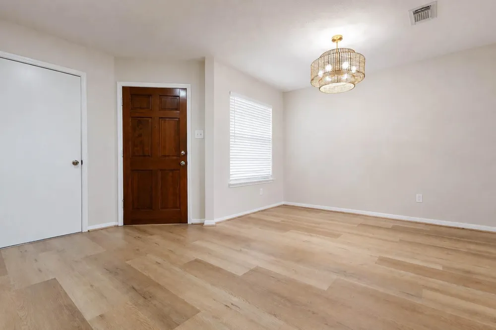 15819 Contender Lane Friendswood, TX 77546