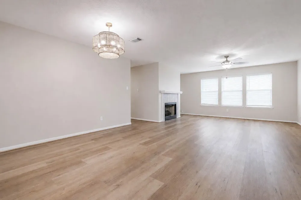 15819 Contender Lane Friendswood, TX 77546