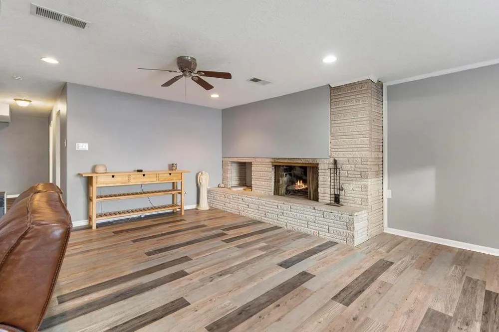 24511 Sunny Glen Dr Drive Houston, TX 77336