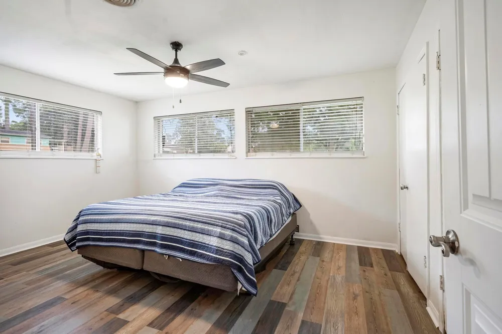 24511 Sunny Glen Dr Drive Houston, TX 77336