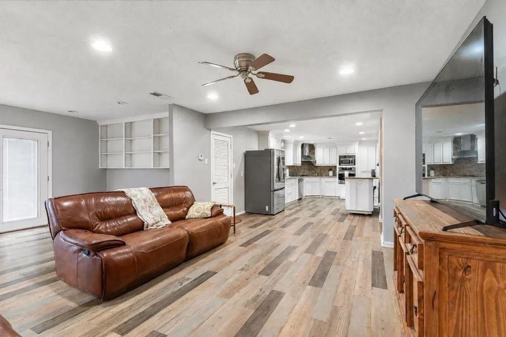 24511 Sunny Glen Dr Drive Houston, TX 77336