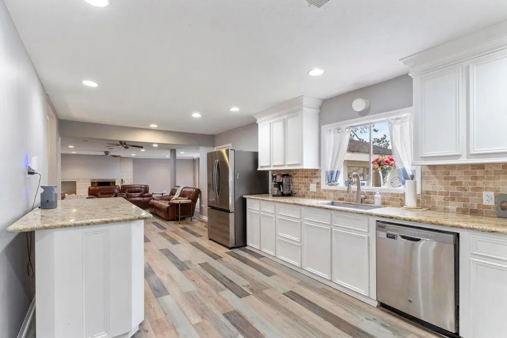 24511 Sunny Glen Dr Drive Houston, TX 77336