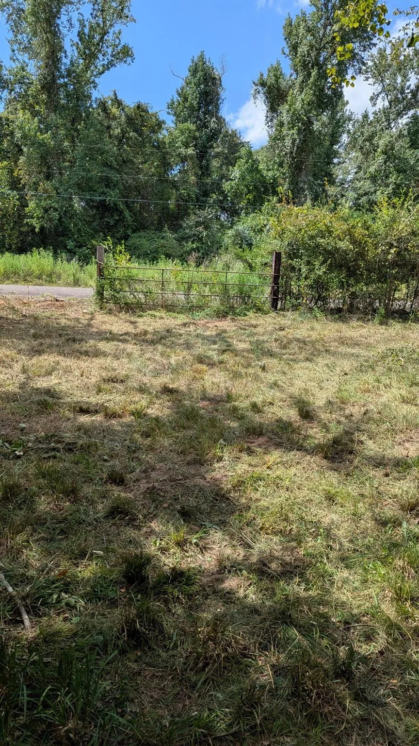 5425 County Road 114 Centerville, TX 75833