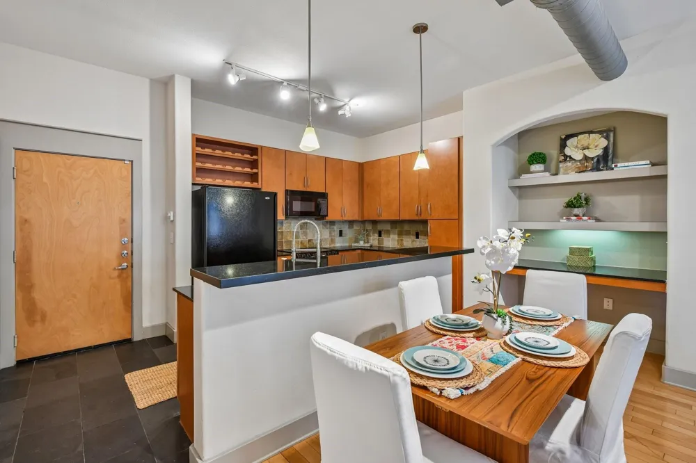 1901 Post Oak Boulevard #2607 Houston, TX 77056