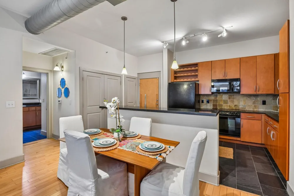 1901 Post Oak Boulevard #2607 Houston, TX 77056