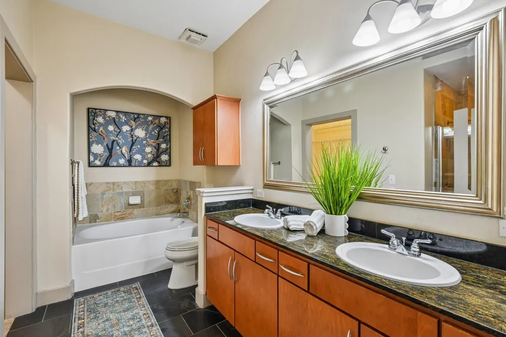 1901 Post Oak Boulevard #2607 Houston, TX 77056