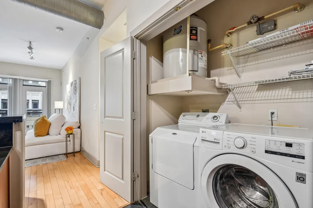 1901 Post Oak Boulevard #2607 Houston, TX 77056