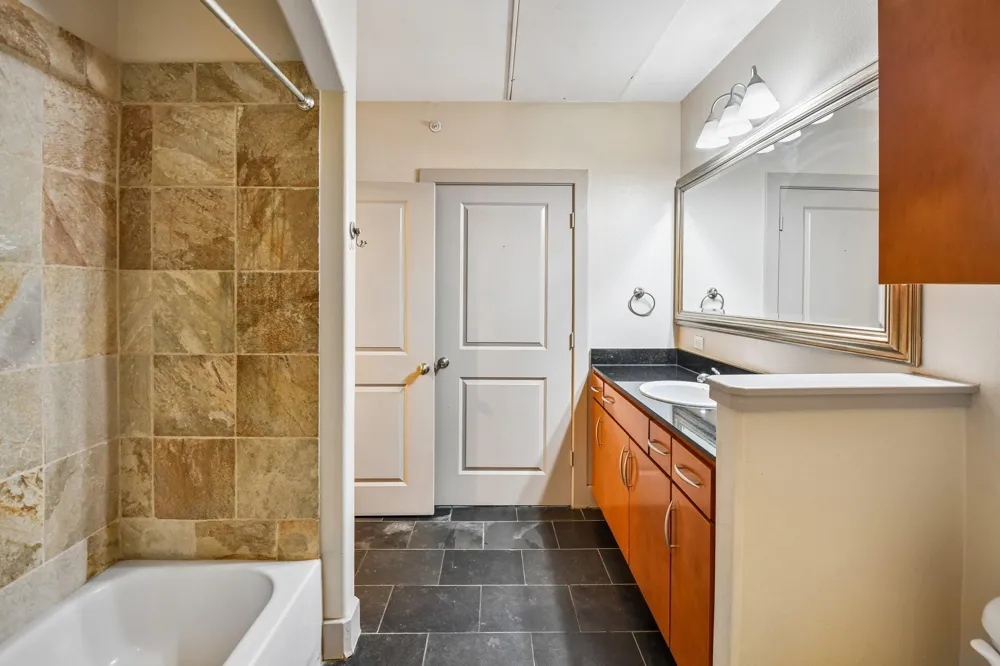 1901 Post Oak Boulevard #2607 Houston, TX 77056
