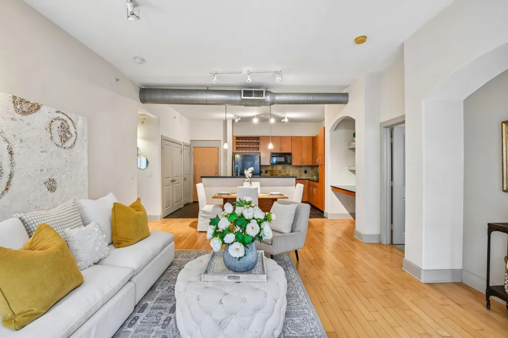 1901 Post Oak Boulevard #2607 Houston, TX 77056