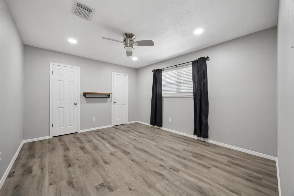 608 Tanglewood Drive Friendswood, TX 77546