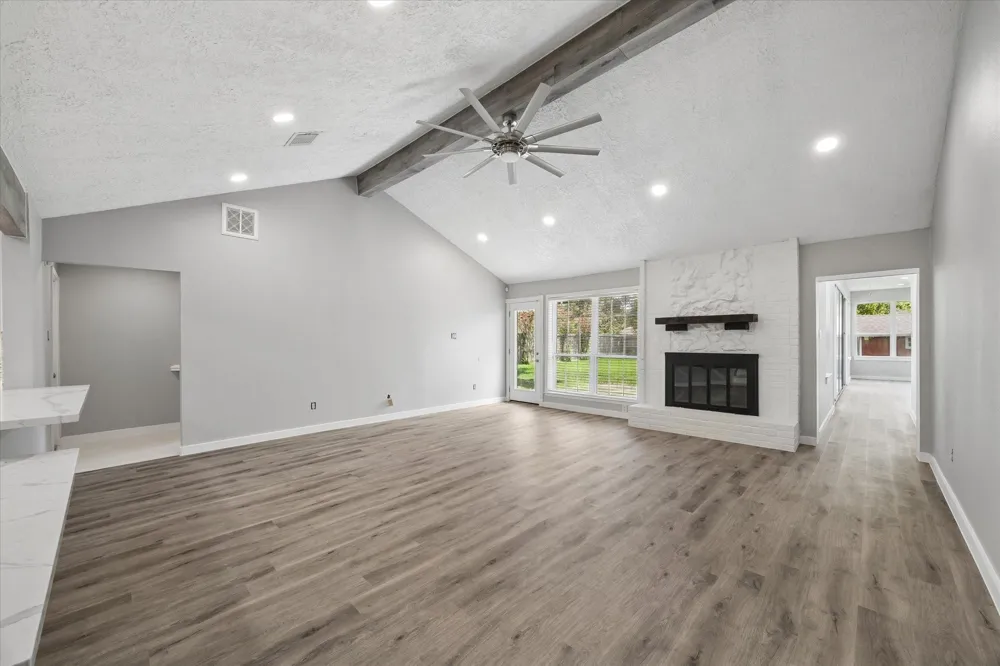 608 Tanglewood Drive Friendswood, TX 77546