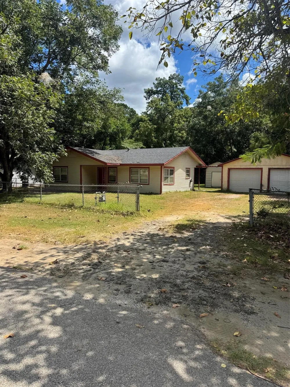606 Hickory Street Colmesneil, TX 75938