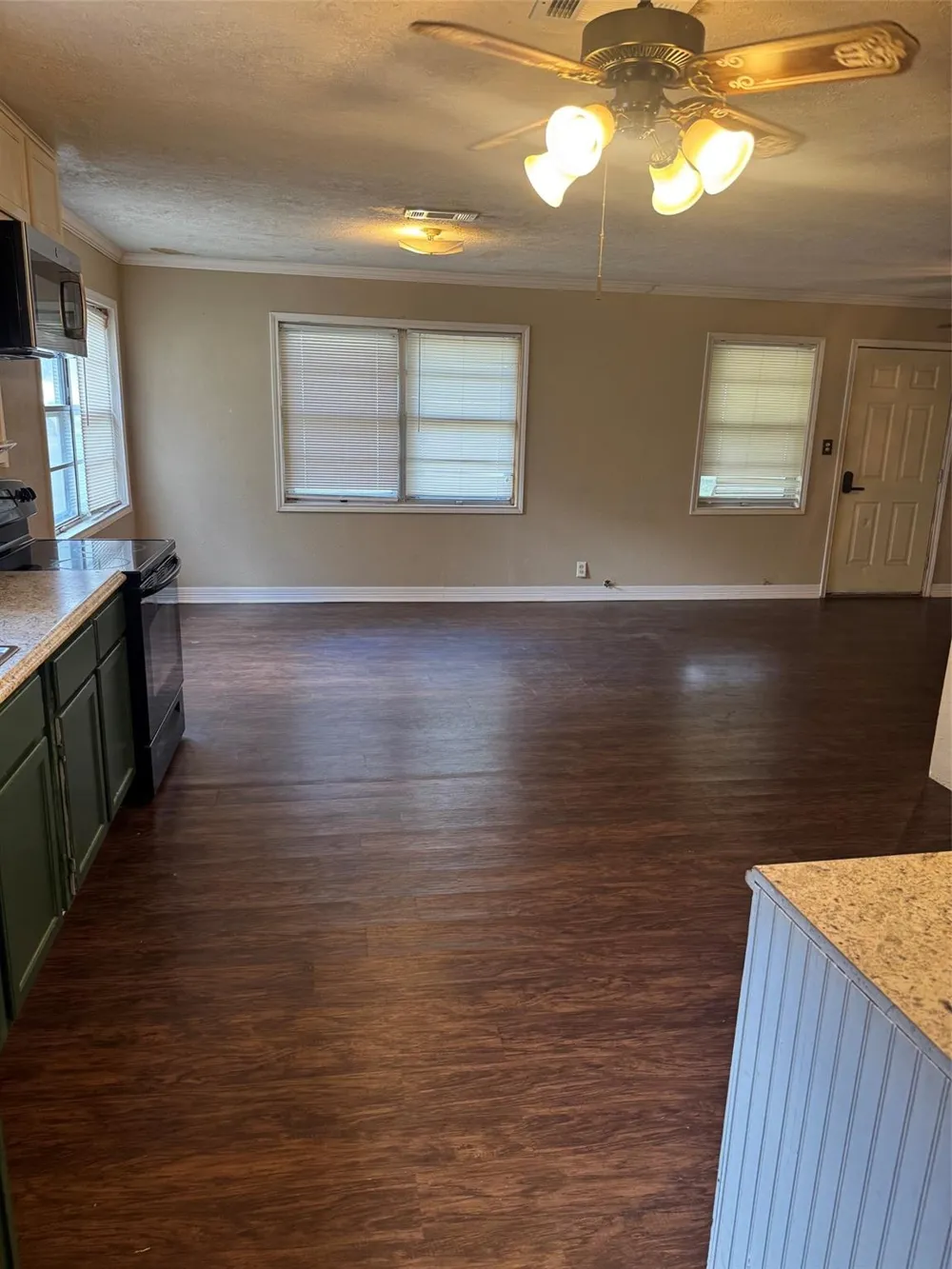606 Hickory Street Colmesneil, TX 75938