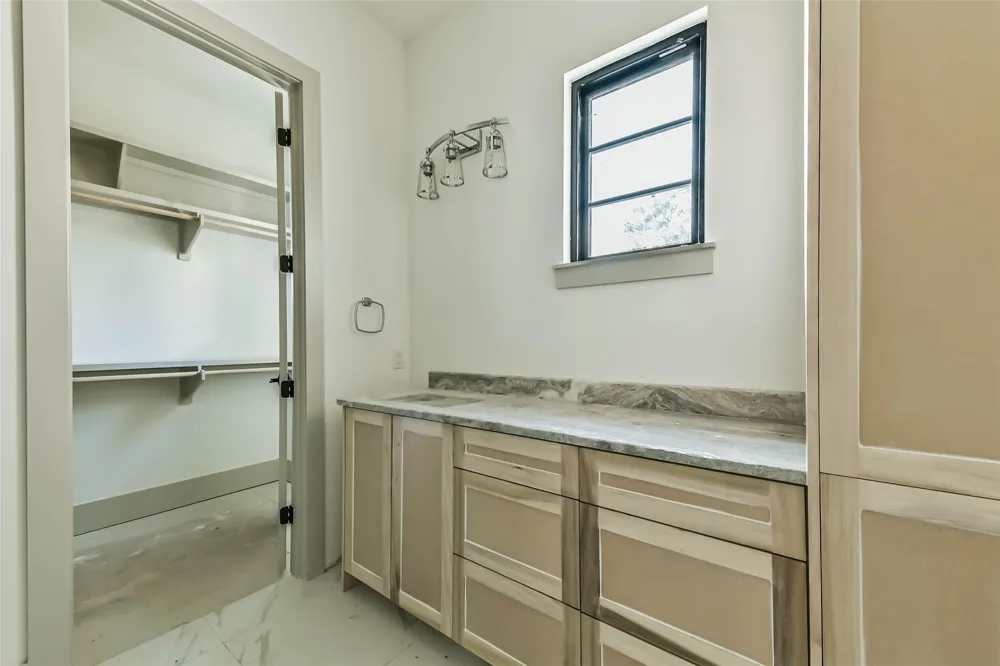 4927 Heatherglen Drive Houston, TX 77096