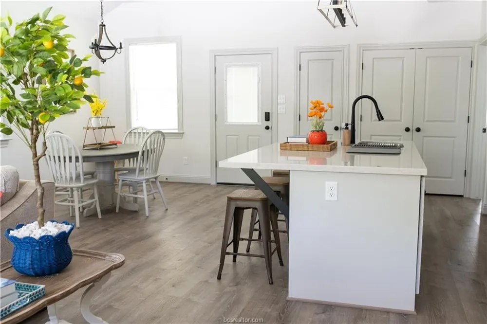 1114 E 25th Street Bryan, TX 77803