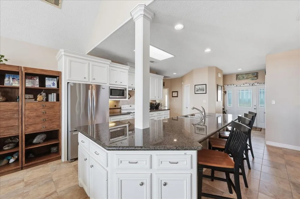 207 Heartfield Lane Anahuac, TX 77514