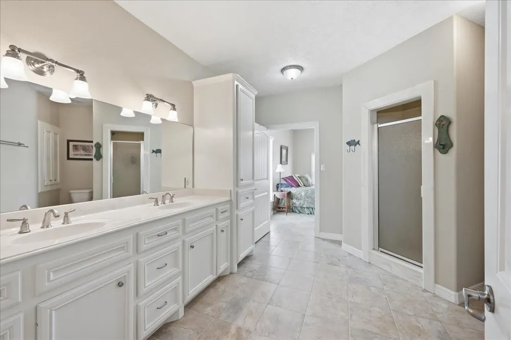 207 Heartfield Lane Anahuac, TX 77514