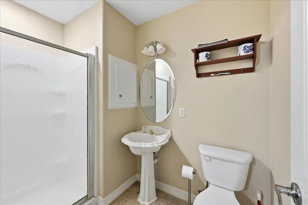 207 Heartfield Lane Anahuac, TX 77514