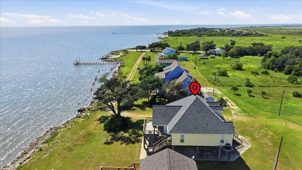 207 Heartfield Lane Anahuac, TX 77514