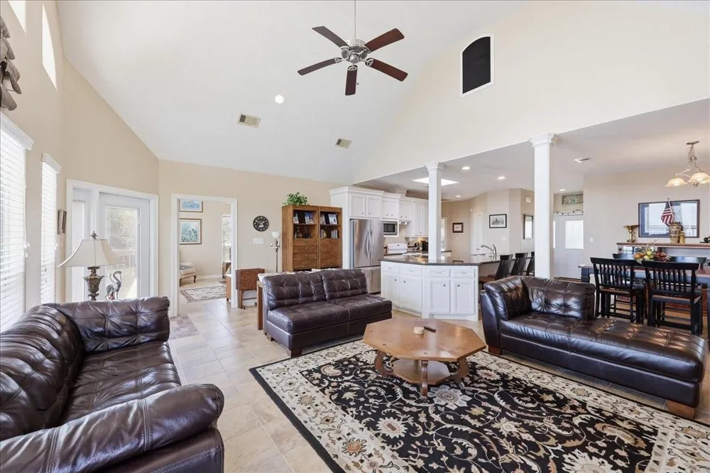 207 Heartfield Lane Anahuac, TX 77514