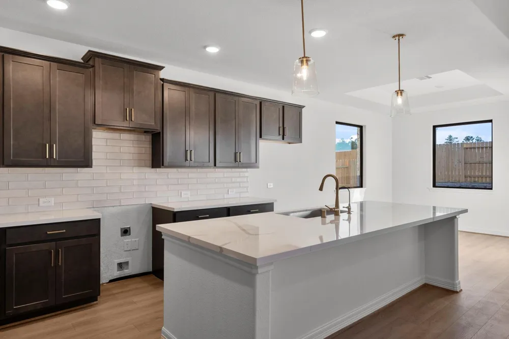 7914 Jade Crest Drive Angleton, TX 77515
